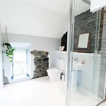 Pensionat Stone Barn 3*