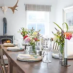 Pensionat Stone Barn 3*