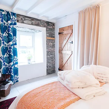 Stone Barn 3*